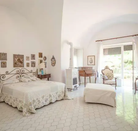 Shangri La Κάπρι