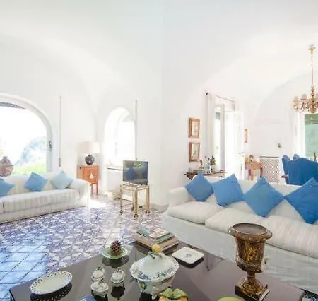 Shangri La * Κάπρι