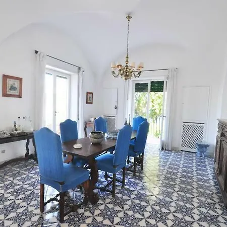 Shangri La * Κάπρι
