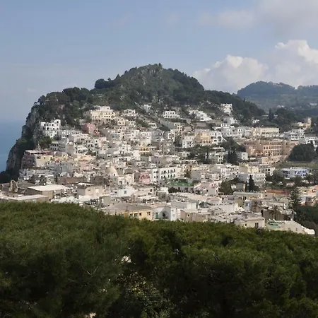 Shangri La Κάπρι