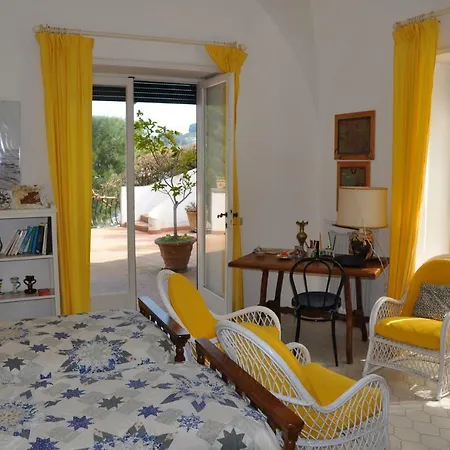 Shangri La Κάπρι
